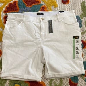 NWT Size 24 W Lee White Bermuda Shorts